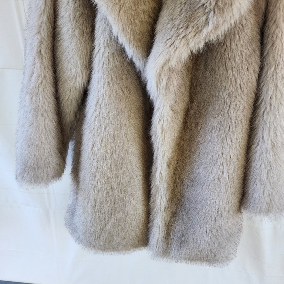 Lefties Faux Fur Coat Size M - Picture 4 of 13